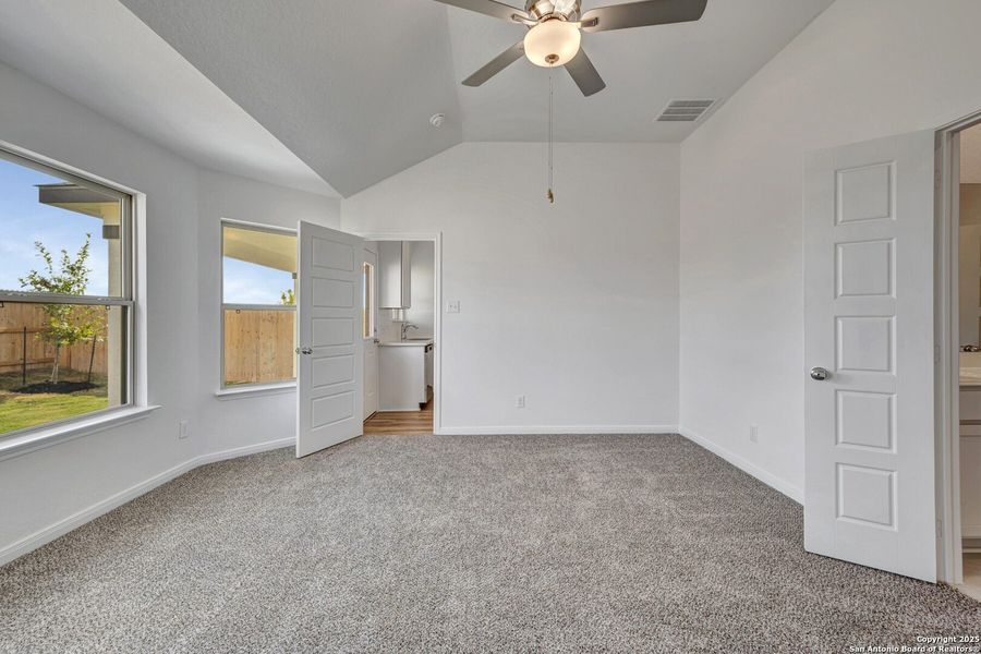 Spacious, unfurnished interior of a new home in Park Place, New Braunfels (Image 38). Spacious, unfurnished interior of a new home in Park Place, New Braunfels (Image 38).