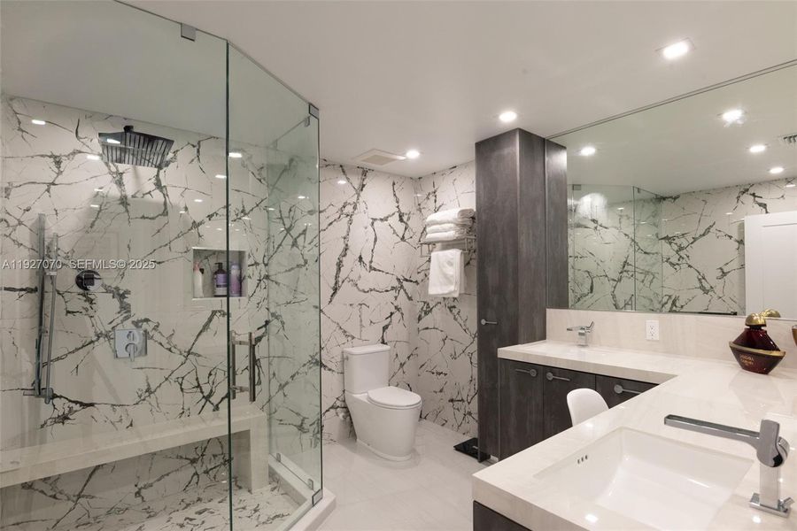 Master En Suite Master En Suite