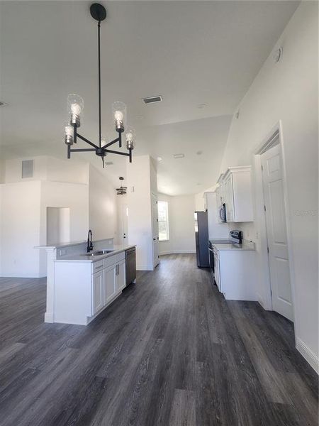Spacious, unfurnished interior of a new home in , Dunnellon (Image 32).