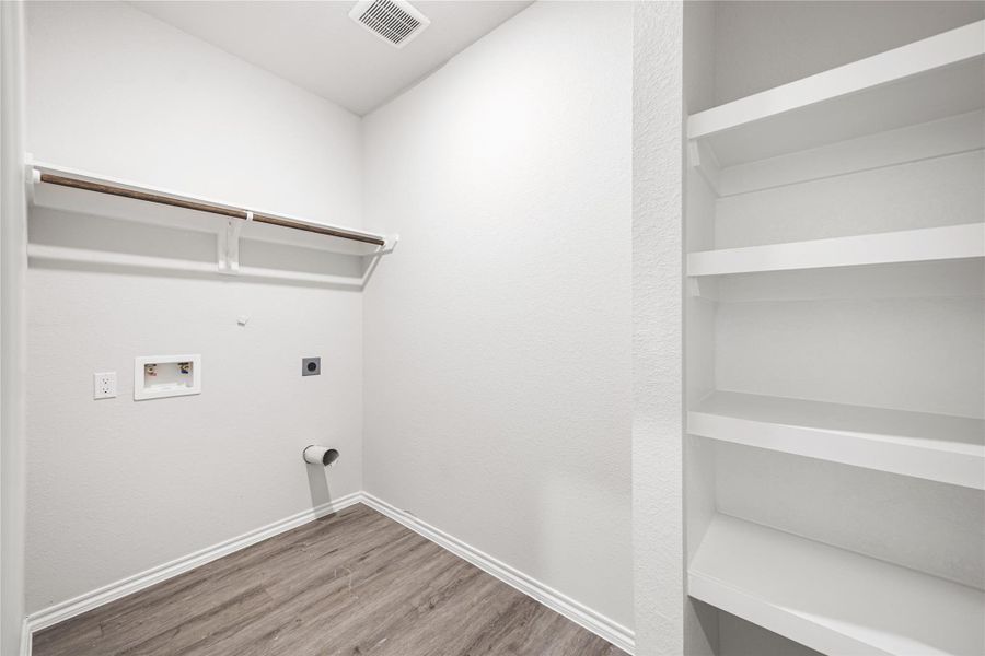Spacious, unfurnished interior of a new home in Hill & Dale Ranch, Splendora (Image 14).