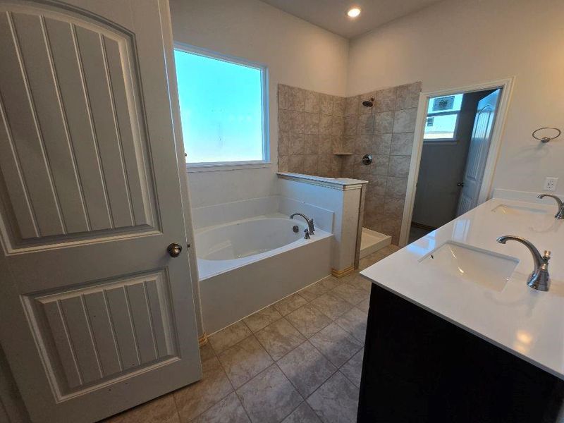 Furnished interior view inside a new home in Hillview Addition, Decatur (Image 5).