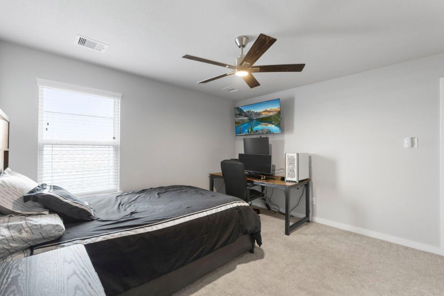 Furnished interior view inside a new home in Edgewood Village, Houston (Image 11). Furnished interior view inside a new home in Edgewood Village, Houston (Image 11).