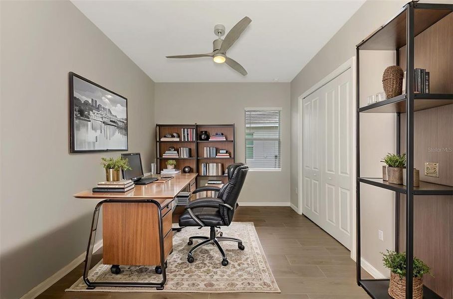 Furnished interior view inside a new home in Wellen Park Golf & Country Club, Venice (Image 19). Furnished interior view inside a new home in Wellen Park Golf & Country Club, Venice (Image 19).