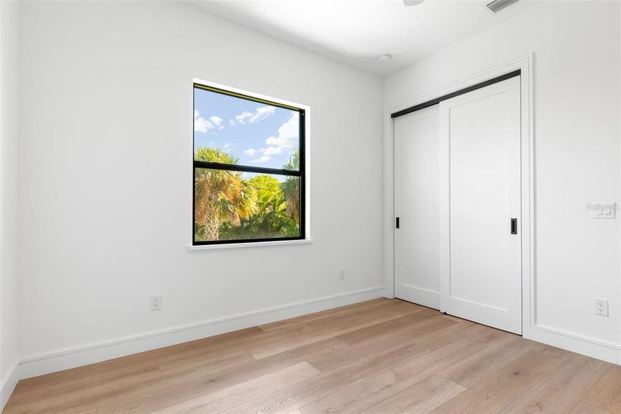 Spacious, unfurnished interior of a new home in , Port Charlotte (Image 20).