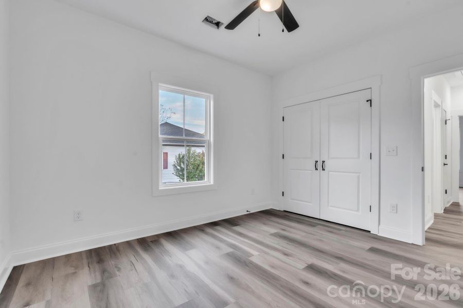 Spacious, unfurnished interior of a new home in , Greenville (Image 23).