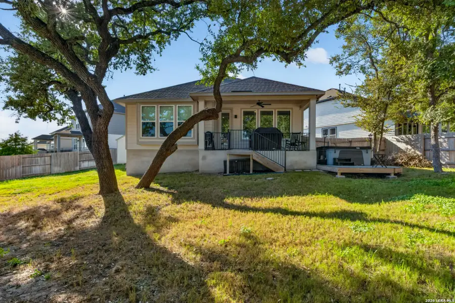 Exterior details and patio area of a home in Park Hill Commons, San Antonio (Image 4).