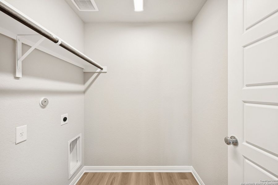 Spacious, unfurnished interior of a new home in Greenspoint Heights, Seguin (Image 26).