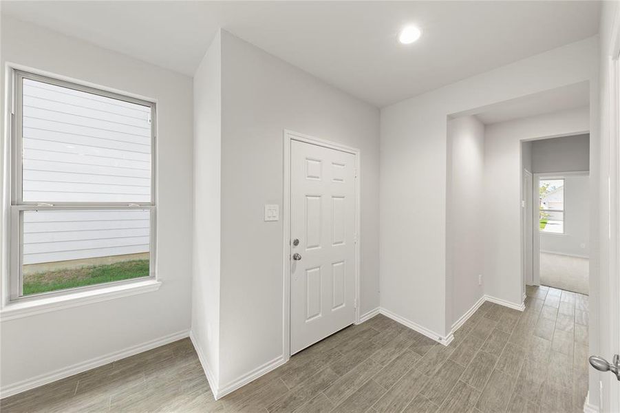 03. 1617 Meadow Crest - Entry 03. 1617 Meadow Crest - Entry