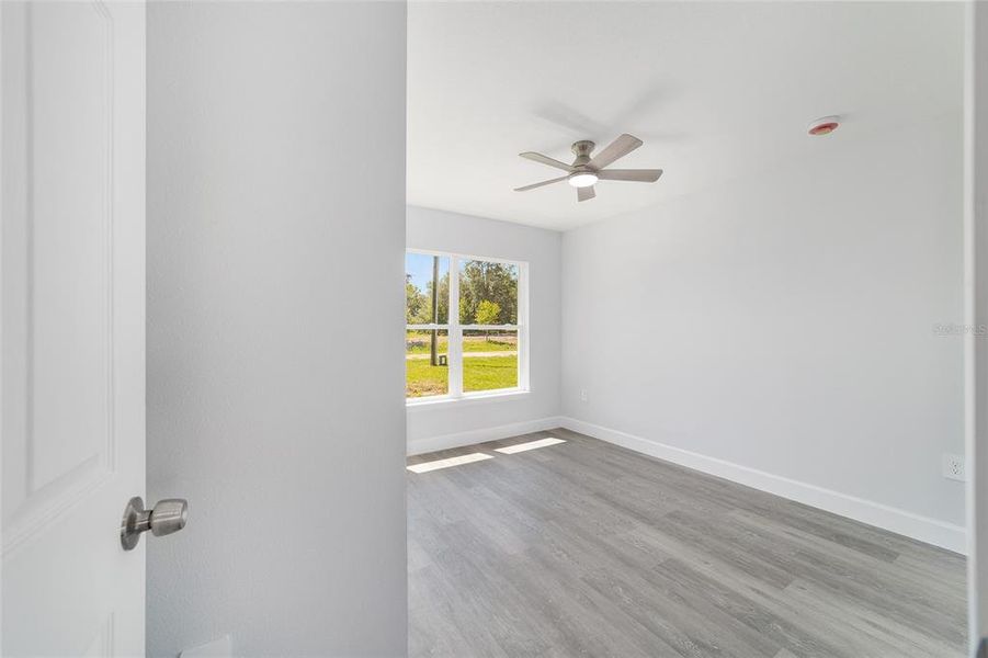 Spacious, unfurnished interior of a new home in , Dunnellon (Image 19).