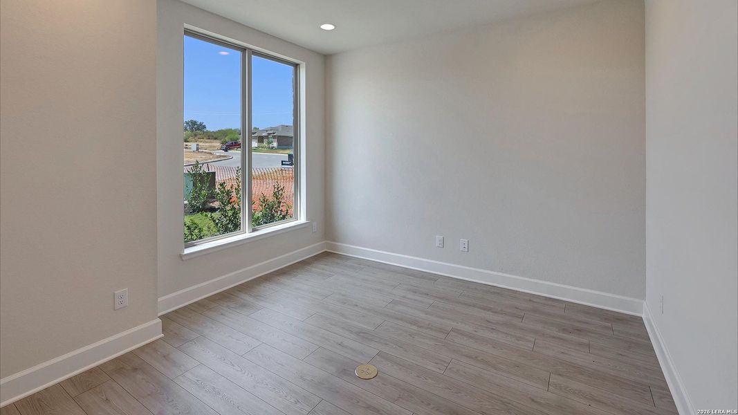 Spacious, unfurnished interior of a new home in Alsatian Oaks, Castroville (Image 18).