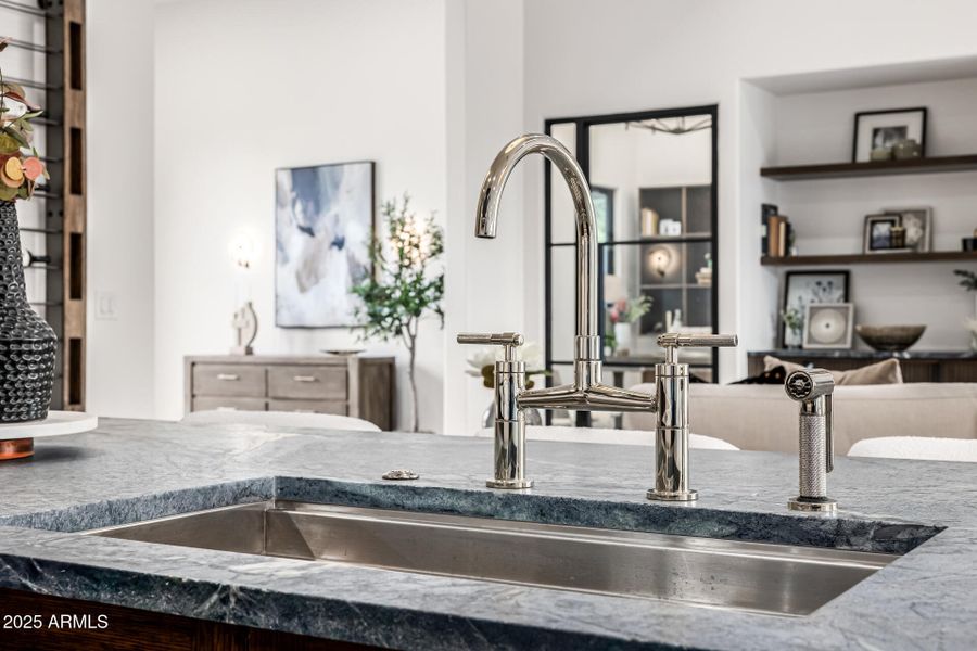 30 - Del Paisano Calle 30 - Del Paisano Calle