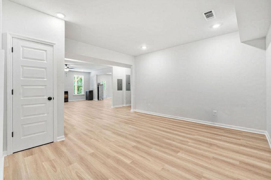 Spacious, unfurnished interior of a new home in Trinity Park, McDonough (Image 45). Spacious, unfurnished interior of a new home in Trinity Park, McDonough (Image 45).
