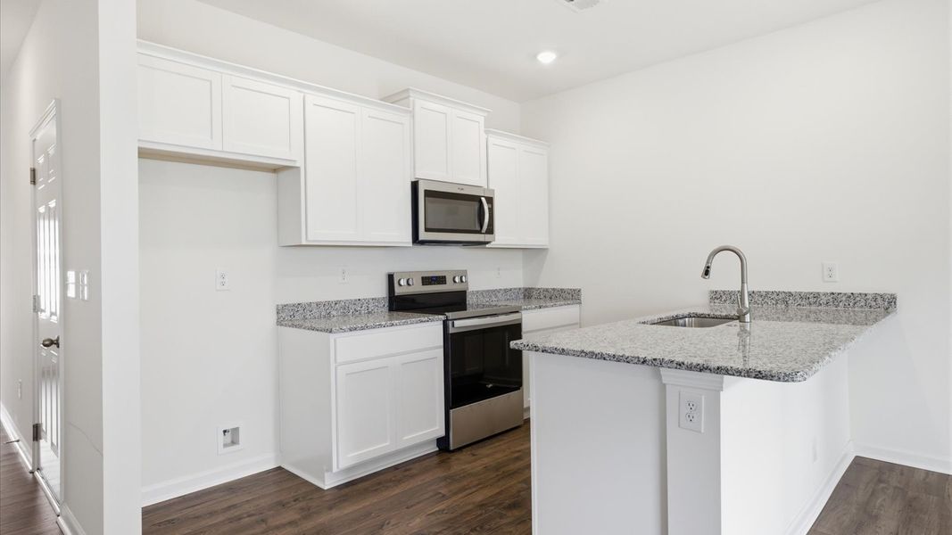 Furnished interior view inside a new home in Cherokee Crossing, Kodak (Image 6).
