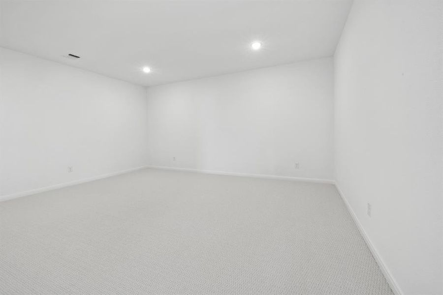 Spacious, unfurnished interior of a new home in , Mansfield (Image 25).