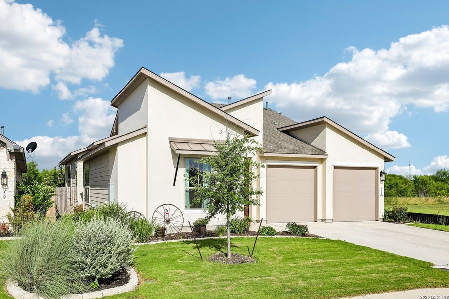 Front exterior of a new home in Nolte Farms, Seguin, TX, highlighting curb appeal (Image 1). Front exterior of a new home in Nolte Farms, Seguin, TX, highlighting curb appeal (Image 1).