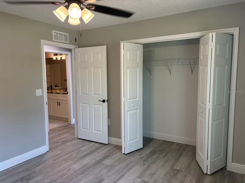 Spacious, unfurnished interior of a new home in , Dunnellon (Image 26).