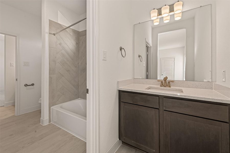 Furnished interior view inside a new home in Lago Mar, Texas City (Image 12).