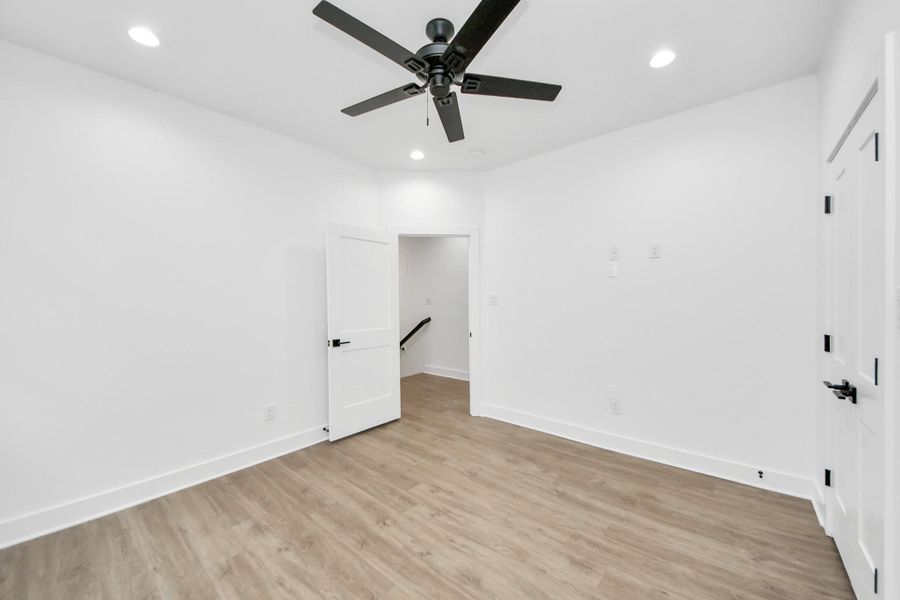 Spacious, unfurnished interior of a new home in , Houston (Image 8).