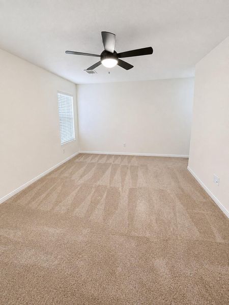 Spacious, unfurnished interior of a new home in , Texas City (Image 10).