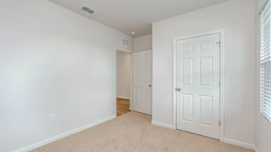 Spacious, unfurnished interior of a new home in Palm Bay, Palm Bay (Image 16).
