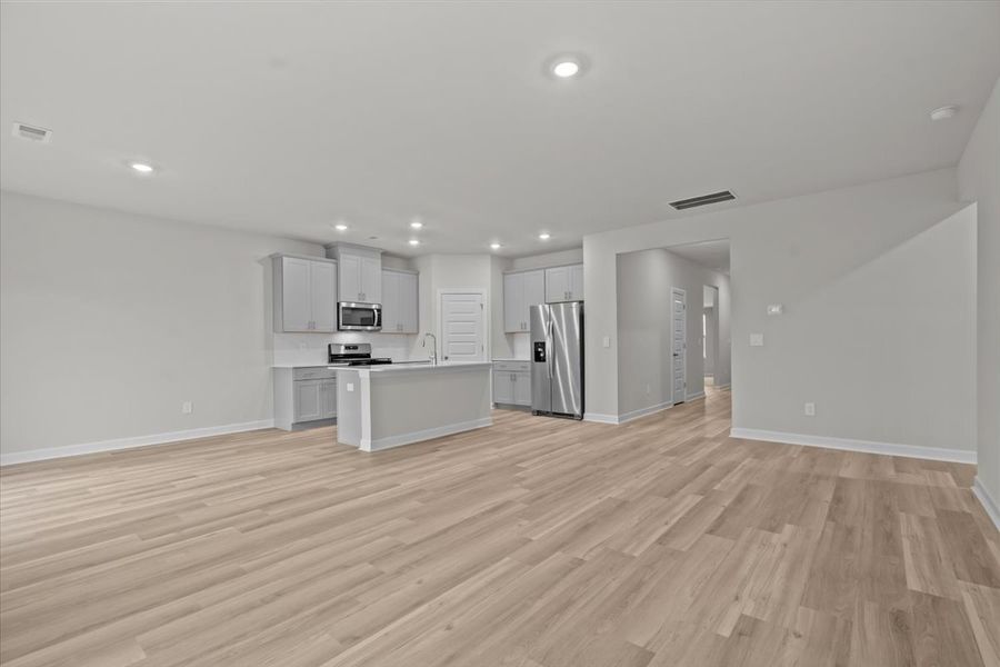 Spacious, unfurnished interior of a new home in Shiloh Valley, Piedmont (Image 17).