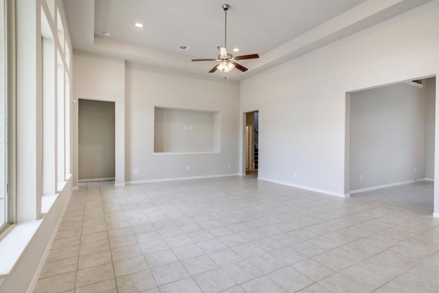 Representative unfurnished interior of a home built from the Floor Plan 2922 by Colina Homes in Grand Magnolia, Magnolia (Image 28).