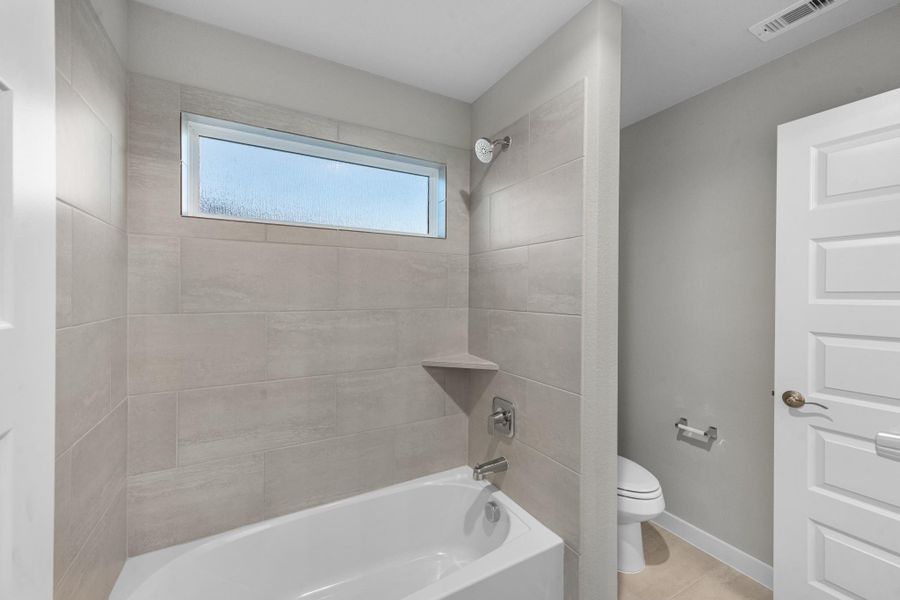 Furnished interior view inside a new home in Briarwood Crossing, Rosenberg (Image 18).