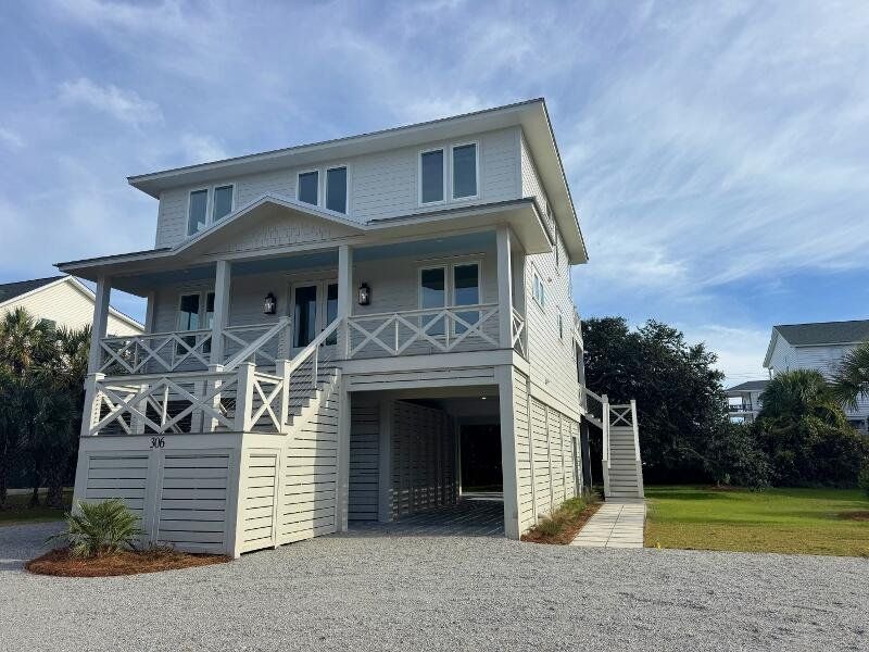 Exterior details and patio area of a home in , Edisto Beach (Image 41).