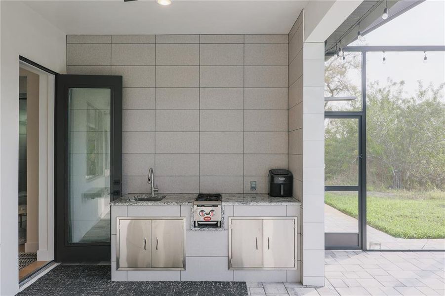 Exterior details and patio area of a home in , Port Charlotte (Image 27).