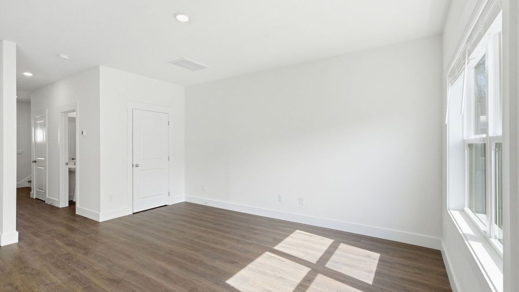 Spacious, unfurnished interior of a new home in The Arbor Townhomes, Kingsport (Image 17).