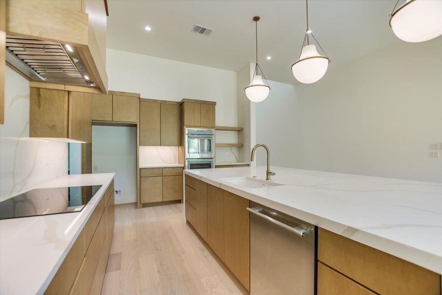 Furnished interior view inside a new home in , Horseshoe Bay (Image 13).