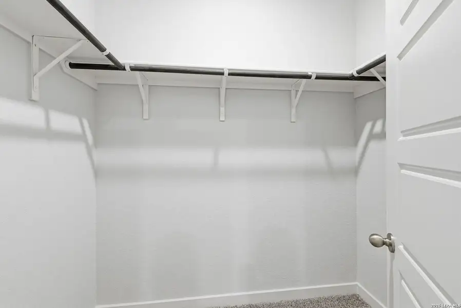 Spacious, unfurnished interior of a new home in Highland Ridge, San Antonio (Image 23).