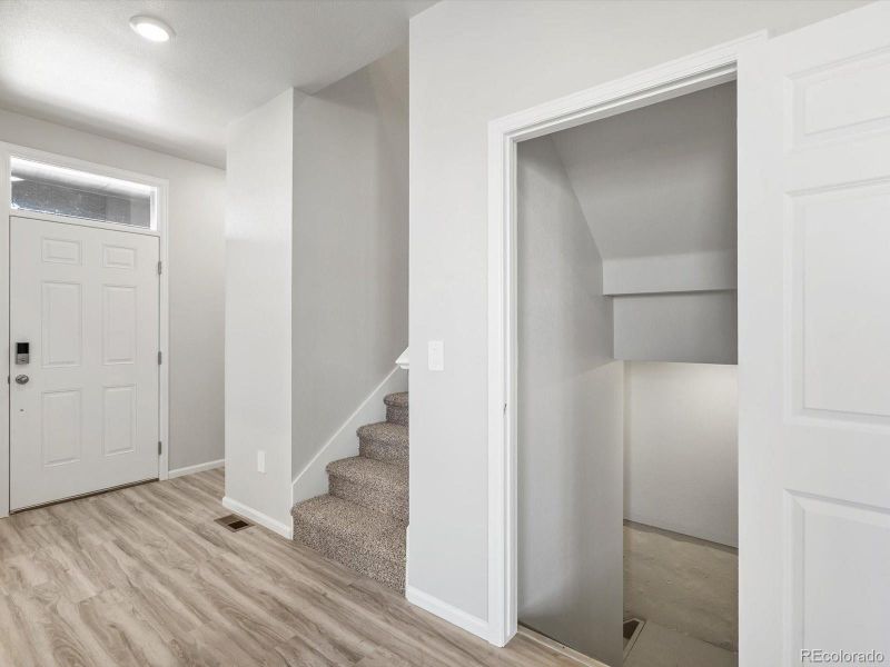 Spacious, unfurnished interior of a new home in Horizon Uptown: The Mountain Collection, Aurora (Image 17). Spacious, unfurnished interior of a new home in Horizon Uptown: The Mountain Collection, Aurora (Image 17).