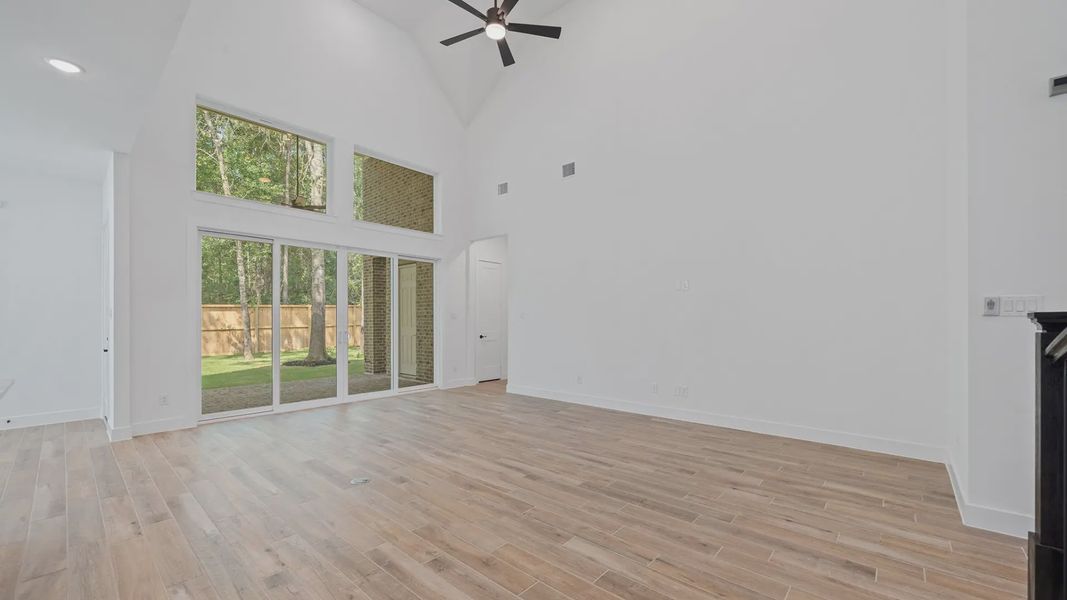 Representative unfurnished interior of a home built from the Waterloo by Chesmar Homes in Attwater 65's, Waller (Image 27).