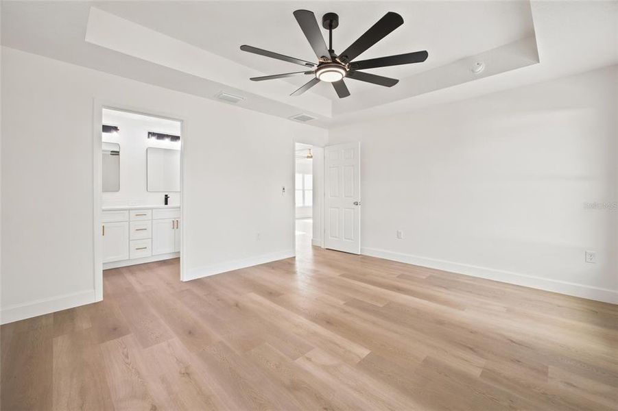 Spacious, unfurnished interior of a new home in , Ocala (Image 26).