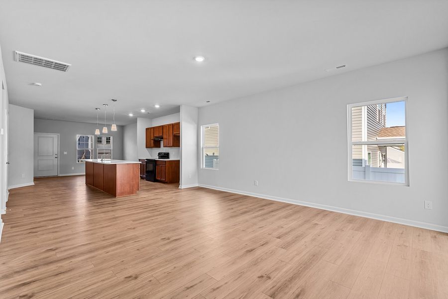 Spacious, unfurnished interior of a new home in Hanes Lake, Winston-Salem (Image 30).
