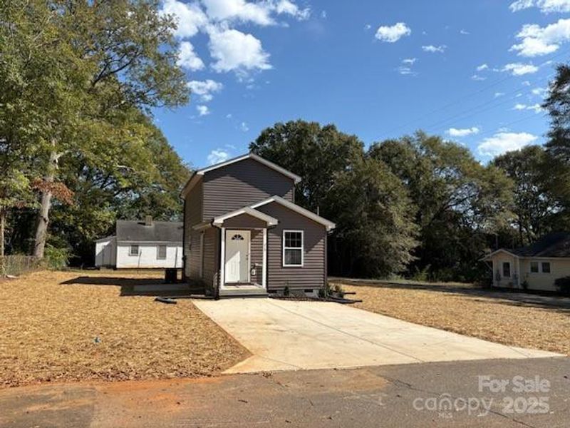 Image 21 of a home in .