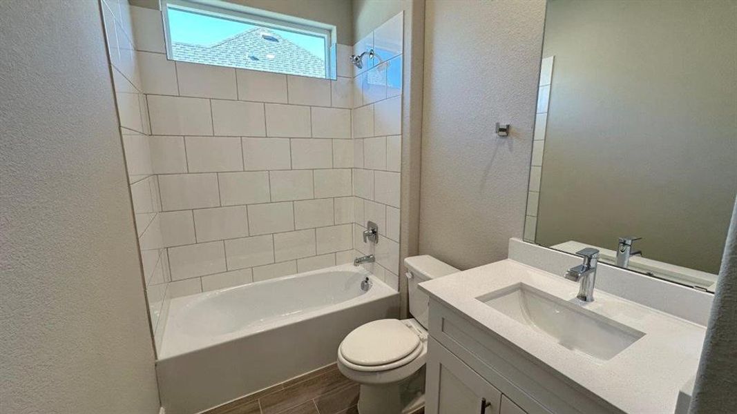 Furnished interior view inside a new home in Rock Creek West, Fort Worth (Image 9). Furnished interior view inside a new home in Rock Creek West, Fort Worth (Image 9).