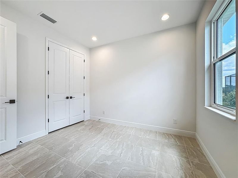 Spacious, unfurnished interior of a new home in , Parrish (Image 41).