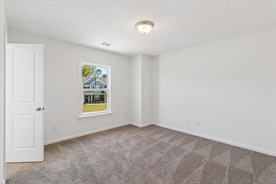 Spacious, unfurnished interior of a new home in Crawford Creek, Grovetown (Image 21).