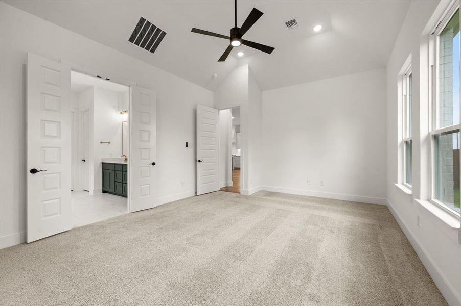 Spacious, unfurnished interior of a new home in Parks of Aledo, Aledo (Image 17). Spacious, unfurnished interior of a new home in Parks of Aledo, Aledo (Image 17).