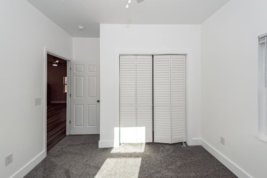 Spacious, unfurnished interior of a new home in , Goose Creek (Image 32).