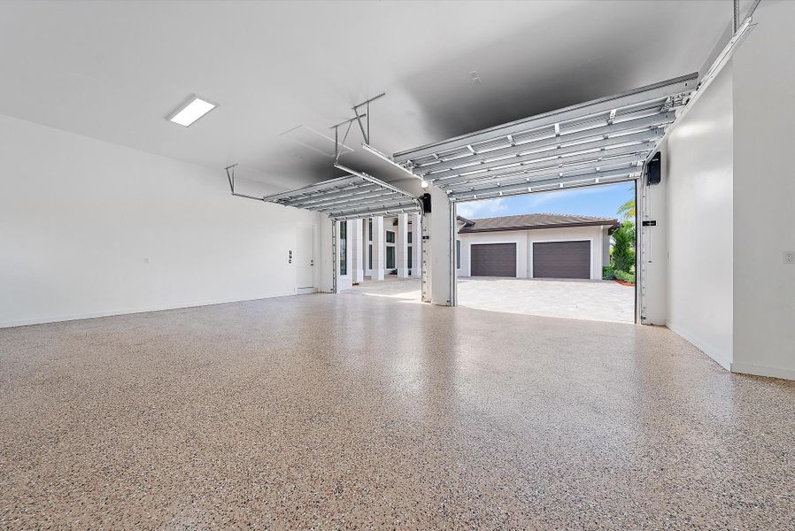 Spacious, unfurnished interior of a new home in , West Palm Beach (Image 17).