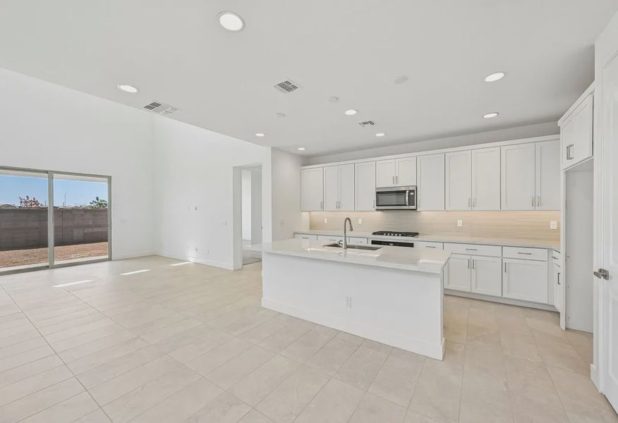 Kitchen - 5 of 13