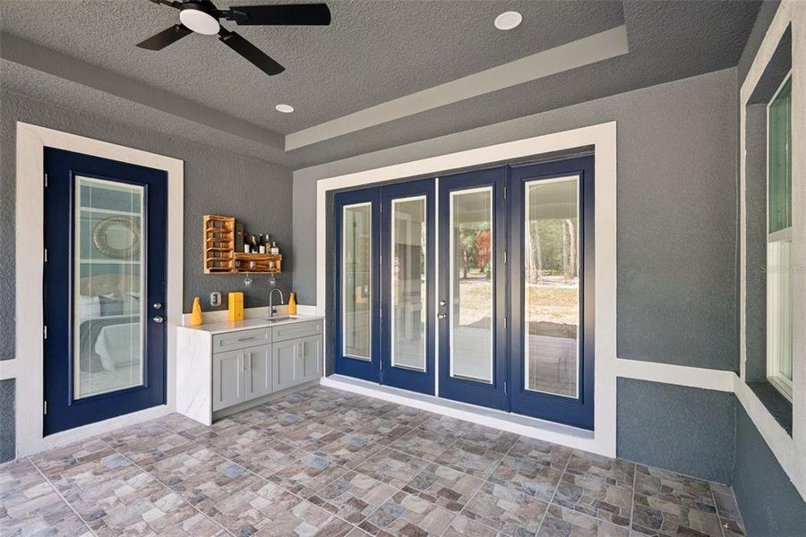 Exterior details and patio area of a home in , Apopka (Image 34).