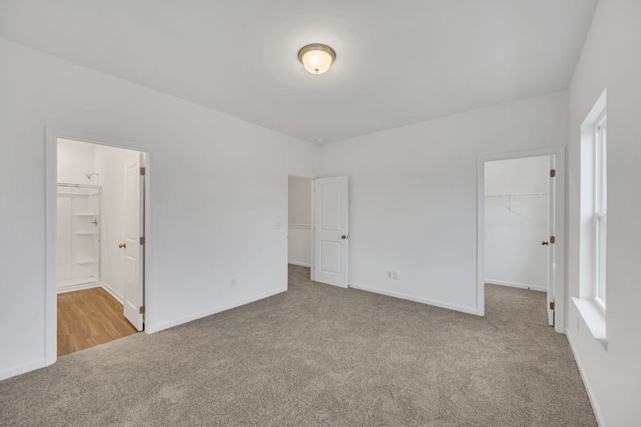 Spacious, unfurnished interior of a new home in Sweetbriar Place, Lebanon (Image 16).