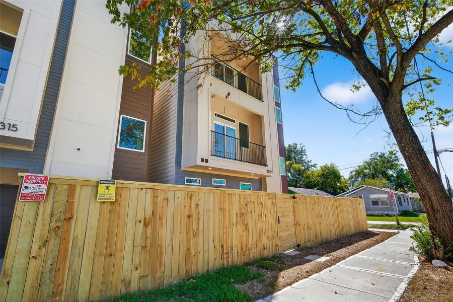Exterior details and patio area of a home in , Houston (Image 24).