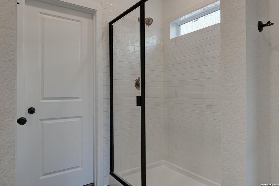 Close-up of interior finishes inside a home in Nopal Valley, San Antonio (Image 13).