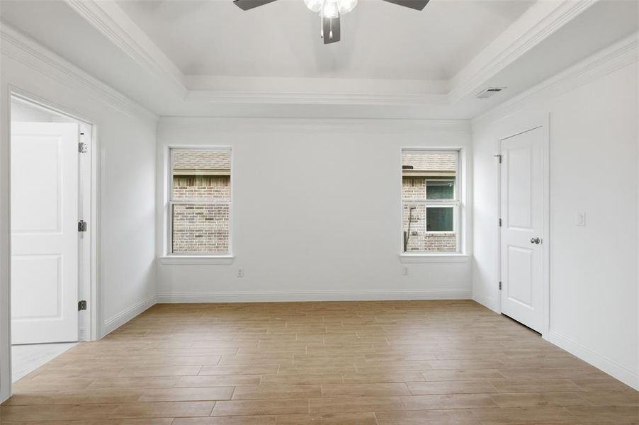 Spacious, unfurnished interior of a new home in , Tolar (Image 34).
