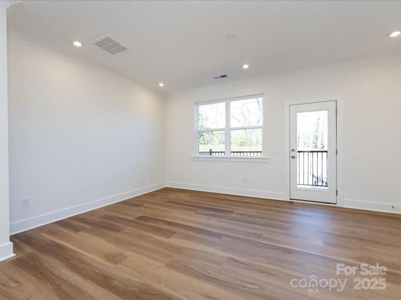 Great Room with 9' Ceilings Great Room with 9' Ceilings